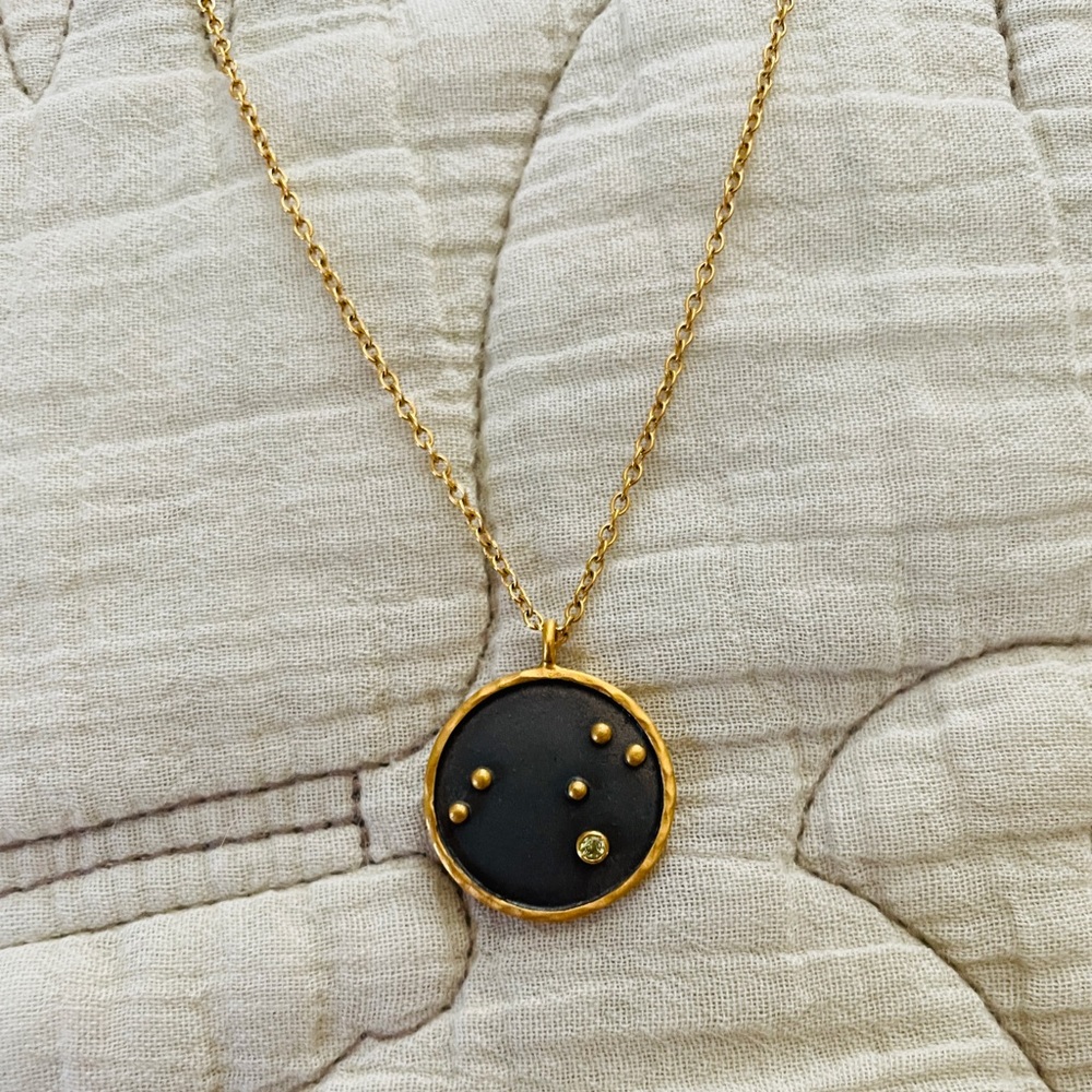 Satya Leo necklace